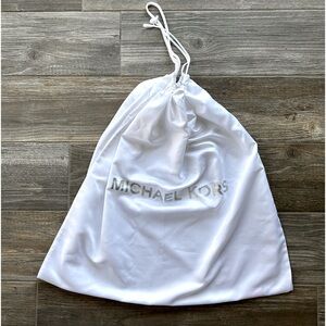Michael Tors Large White Drawstring Purse Duster Bag